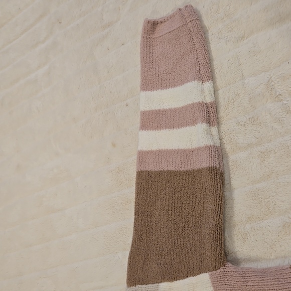 Colorblock Croppef Sweater - Small - Picture 2 of 4